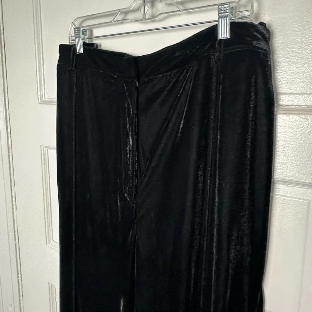 PrettyLittleThing‎ x Naomi Campbell Black Velvet Pintuck Flared Trousers Pants